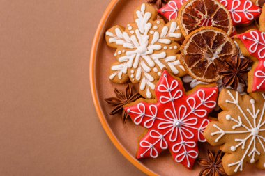 Zencefilli çörek, Noel kurabiyeleri ve bayram süsleri. Noel zencefilli ekmeği tasarımınız için bir zemin