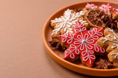 Zencefilli çörek, Noel kurabiyeleri ve bayram süsleri. Noel zencefilli ekmeği tasarımınız için bir zemin