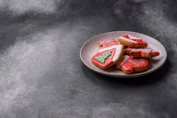 Zencefilli çörek, Noel kurabiyeleri ve bayram süsleri. Noel zencefilli ekmeği tasarımınız için bir zemin