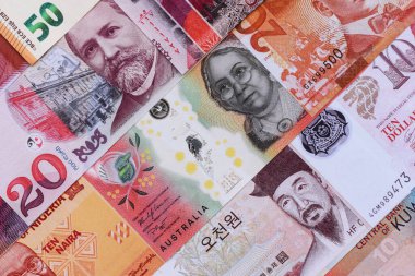 Para geçmişi, döviz kuru, farklı ülkelerden gelen kağıt banknotlar. Tasarımınız için finansal bir fon olarak para nakit para birimi