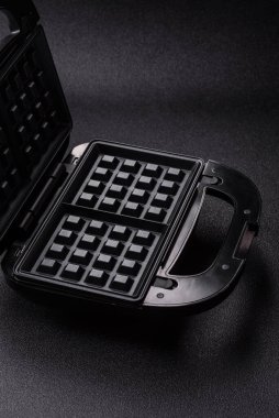 Waffle makinesi, Belçika kahvaltı tatlısı yapmak için elektrikli makine. Tasarımınız için bir gözleme ızgarası