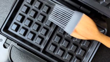 Waffle makinesi, Belçika kahvaltı tatlısı yapmak için elektrikli makine. Gözleme ızgarası.
