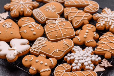 Zencefilli çörek, Noel kurabiyeleri ve bayram süsleri. Noel zencefilli ekmeği tasarımınız için bir zemin