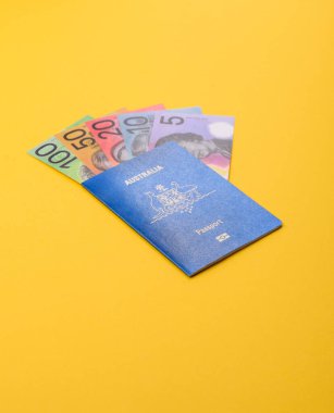 Seyahat etmek, uçmak ve iş yapmak için Avustralya pasaportu. Avustralya belgesi, sınırı geçmek için kimlik