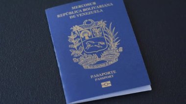 Venezuela pasaportu, uluslararası seyahat ve tatil için Venezuela vizesi. Tasarımınız için arka plan olarak Venezuela pasaportu