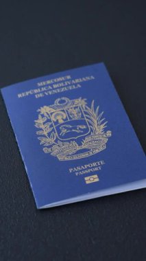 Venezuela pasaportu, uluslararası seyahat ve tatil için Venezuela vizesi. Tasarımınız için arka plan olarak Venezuela pasaportu