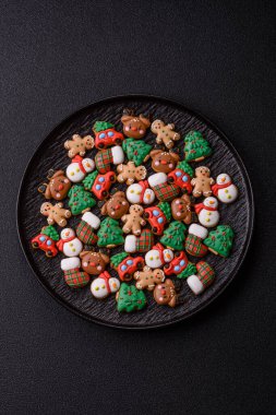 Zencefilli çörek, Noel kurabiyeleri ve bayram süsleri. Noel zencefilli ekmeği tasarımınız için bir zemin