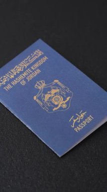 Ürdün pasaportu, uluslararası seyahat ve tatil için Ürdün vizesi. Tasarımınız için arka plan olarak Ürdün pasaportu