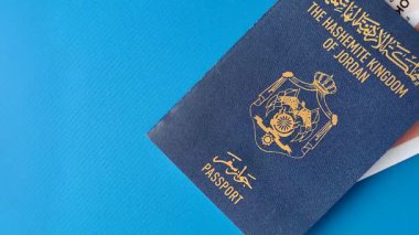 Ürdün pasaportu, uluslararası seyahat ve tatil için Ürdün vizesi. Tasarımınız için arka plan olarak Ürdün pasaportu