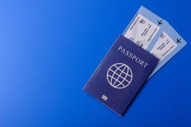 Yurtdışına seyahat, seyahat ve seyahatler için yabancı vizeli bir pasaport. Tasarımınız için uluslararası bir pasaport