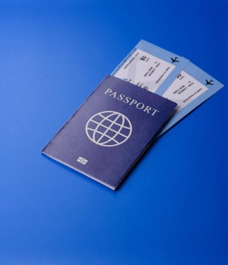 Yurtdışına seyahat, seyahat ve seyahatler için yabancı vizeli bir pasaport. Tasarımınız için uluslararası bir pasaport