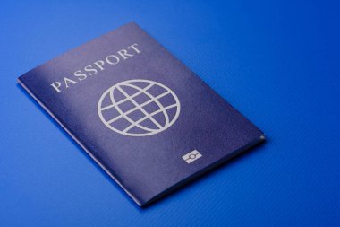 Yurtdışına seyahat, seyahat ve seyahatler için yabancı vizeli bir pasaport. Tasarımınız için uluslararası bir pasaport