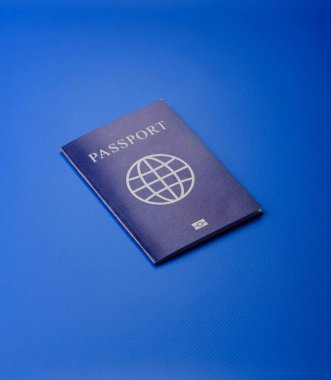 Yurtdışına seyahat, seyahat ve seyahatler için yabancı vizeli bir pasaport. Tasarımınız için uluslararası bir pasaport