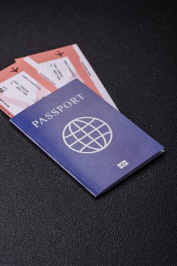 Yurtdışına seyahat, seyahat ve seyahatler için yabancı vizeli bir pasaport. Tasarımınız için uluslararası bir pasaport