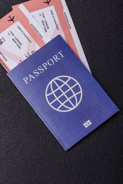 Yurtdışına seyahat, seyahat ve seyahatler için yabancı vizeli bir pasaport. Tasarımınız için uluslararası bir pasaport