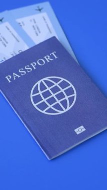 Yurtdışına seyahat, seyahat ve seyahatler için yabancı vizeli bir pasaport. Uluslararası pasaport