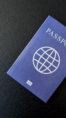 Yurtdışına seyahat, seyahat ve seyahatler için yabancı vizeli bir pasaport. Uluslararası pasaport