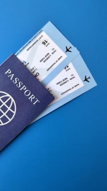 Yurtdışına seyahat, seyahat ve seyahatler için yabancı vizeli bir pasaport. Uluslararası pasaport