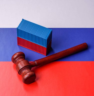 Rus bayrağında ambargo ve ihracat yasakları için konteynırlar var. Rus ihracat yasağı tasarımınız için bir zemin olarak kullanılacak