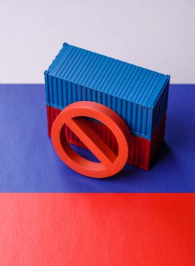 Rus bayrağında ambargo ve ihracat yasakları için konteynırlar var. Rus ihracat yasağı tasarımınız için bir zemin olarak kullanılacak
