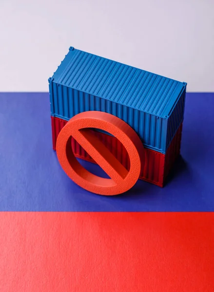 Rus bayrağında ambargo ve ihracat yasakları için konteynırlar var. Rus ihracat yasağı tasarımınız için bir zemin olarak kullanılacak