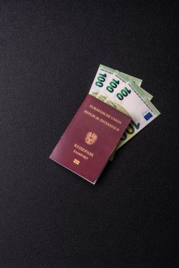 Avusturya pasaportu, uluslararası seyahat ve tatil vizesi. Tasarımınız için arka plan olarak Avusturya pasaportu
