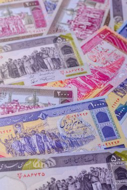 İran Cumhuriyeti parası, lira parası, çeşitli banknotların banknotları, finansal işlemler. Tasarımının finansal geçmişi olarak İran parası ve lira.