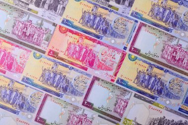 İran Cumhuriyeti parası, lira parası, çeşitli banknotların banknotları, finansal işlemler. Tasarımının finansal geçmişi olarak İran parası ve lira.