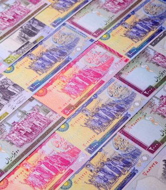 İran Cumhuriyeti parası, lira parası, çeşitli banknotların banknotları, finansal işlemler. Tasarımının finansal geçmişi olarak İran parası ve lira.