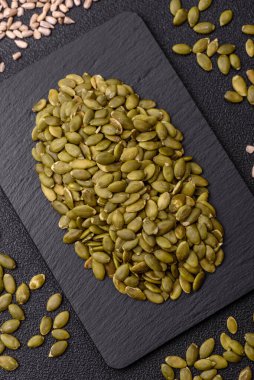 Kabak çekirdeği çekirdekleri, tuzlanmış, kavrulmuş ya da çiğ, sağlıklı bir malzemedir. Tasarımınız için besin kaynağı olarak kabak tohumları