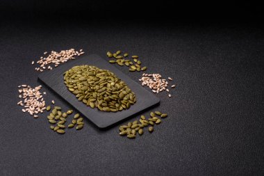 Kabak çekirdeği çekirdekleri, tuzlanmış, kavrulmuş ya da çiğ, sağlıklı bir malzemedir. Tasarımınız için besin kaynağı olarak kabak tohumları