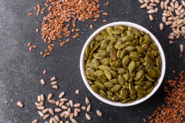 Kabak çekirdeği çekirdekleri, tuzlanmış, kavrulmuş ya da çiğ, sağlıklı bir malzemedir. Tasarımınız için besin kaynağı olarak kabak tohumları