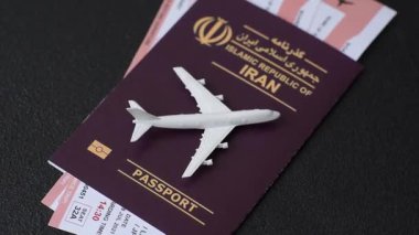 Seyahat etmek, uçmak ve iş yapmak için İran pasaportu. İran belgesi, sınırı geçmek için kimlik
