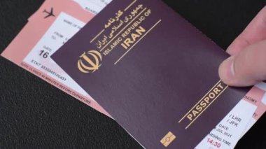 Seyahat etmek, uçmak ve iş yapmak için İran pasaportu. İran belgesi, sınırı geçmek için kimlik