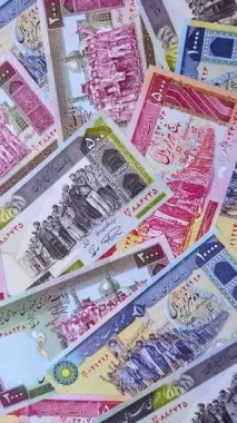 İran Cumhuriyeti parası, lira parası, çeşitli banknotların banknotları, finansal işlemler. Tasarımının finansal geçmişi olarak İran parası ve lira.