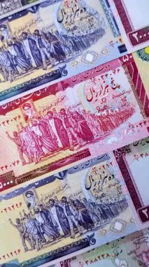 İran Cumhuriyeti parası, lira parası, çeşitli banknotların banknotları, finansal işlemler. Tasarımının finansal geçmişi olarak İran parası ve lira.