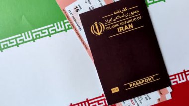 Seyahat etmek, uçmak ve iş yapmak için İran pasaportu. İran belgesi, sınırı geçmek için kimlik