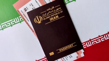 Seyahat etmek, uçmak ve iş yapmak için İran pasaportu. İran belgesi, sınırı geçmek için kimlik