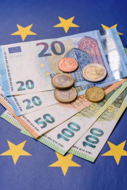 Avro, Avrupa para birimi iş ve finans alışverişleri ve anlaşmalar için nakit banknotları. Tasarımınız için bir arka plan olarak Euro banknotları