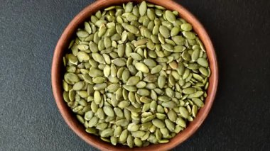 Kabak çekirdeği çekirdekleri, tuzlanmış, kavrulmuş ya da çiğ, sağlıklı bir malzemedir. Tasarımınız için besin kaynağı olarak kabak tohumları