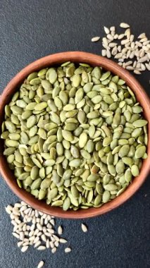 Kabak çekirdeği çekirdekleri, tuzlanmış, kavrulmuş ya da çiğ, sağlıklı bir malzemedir. Tasarımınız için besin kaynağı olarak kabak tohumları