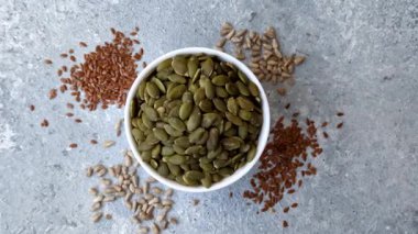 Kabak çekirdeği çekirdekleri, tuzlanmış, kavrulmuş ya da çiğ, sağlıklı bir malzemedir. Tasarımınız için besin kaynağı olarak kabak tohumları