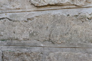 Duvar parçası attritions ve çatlaklar ile