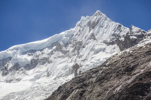Ranrapalca szczyt, Peru — Zdjęcie stockowe