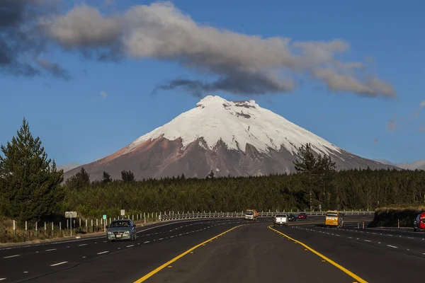 Cotopaxi visto desde la panamericana