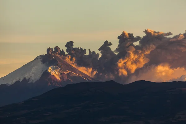 Cotopaxi-Vulkán kitörés — Stock Fotó