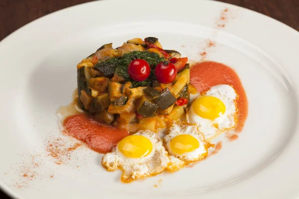 İspanyol pisto ya da bıldırcın yumurtalı ratatouille.