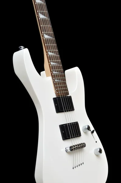 Weiße E-Gitarren auf schwarzem Hintergrund isoliert — Stockfoto