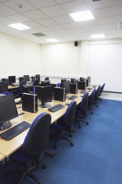Office çalışma ile bilgisayarlar