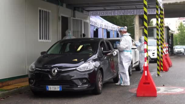Europe Italy Milan October 2020 People Tested Drive Thru Coronavirus — стоковое видео